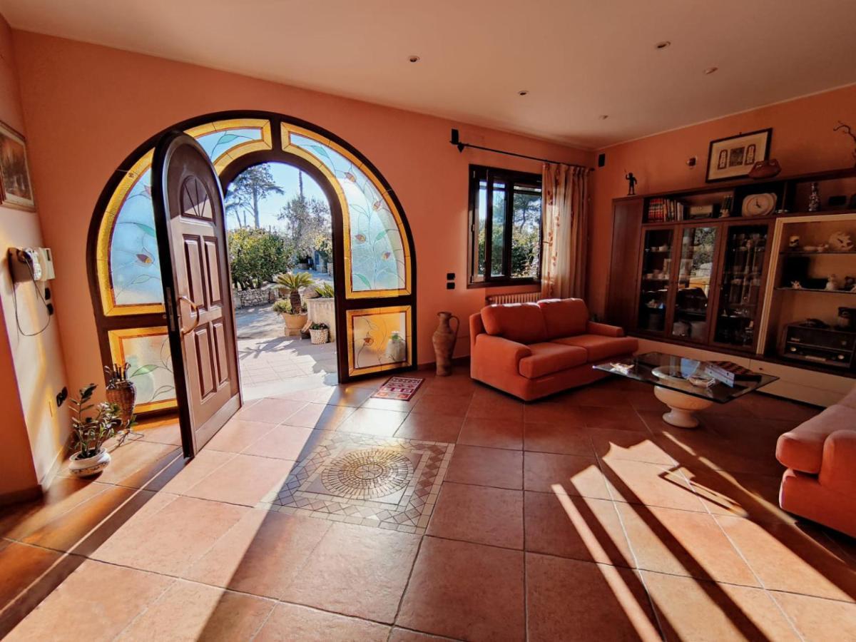 Villa Sargheruoli Монтерони-ди-Лечче Экстерьер фото